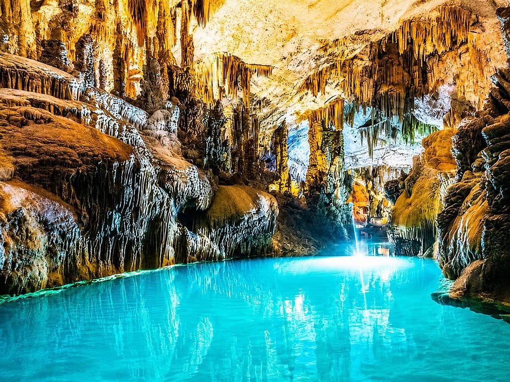 The lower cave gallery of Jeita Grotto